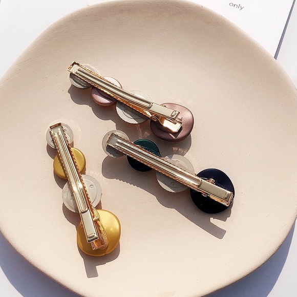 🔸2 for $15🔸Hair Clip - Picture 2 of 4